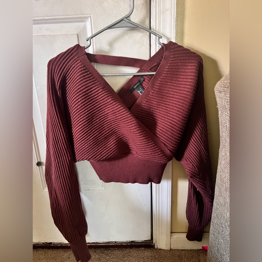 Forever 21 Cropped sweater, size Small!